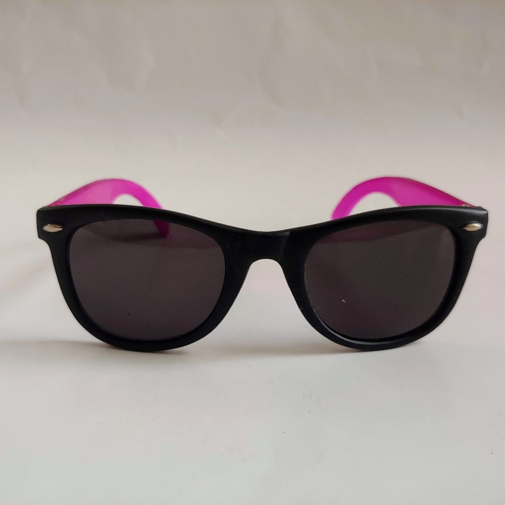 (NWT) Vintage 90's Kids Nylon Frame Sporty Sunglasses (M.Black/M.Pink)
